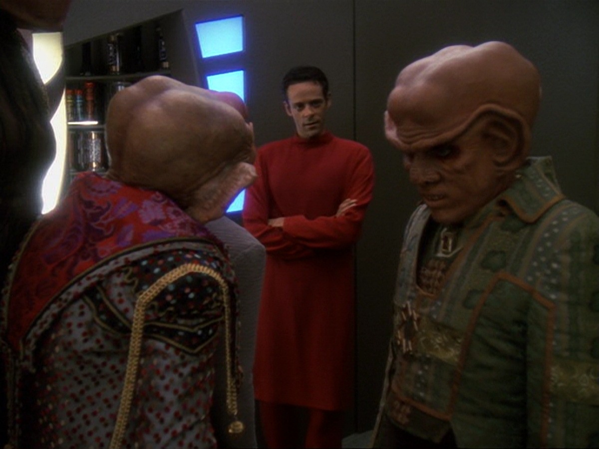 extant_StarTrek_DS9_6x23-ProfitAndLace_1760.jpg