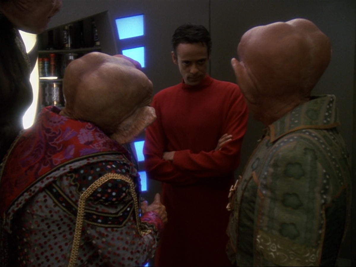 extant_StarTrek_DS9_6x23-ProfitAndLace_1767.jpg