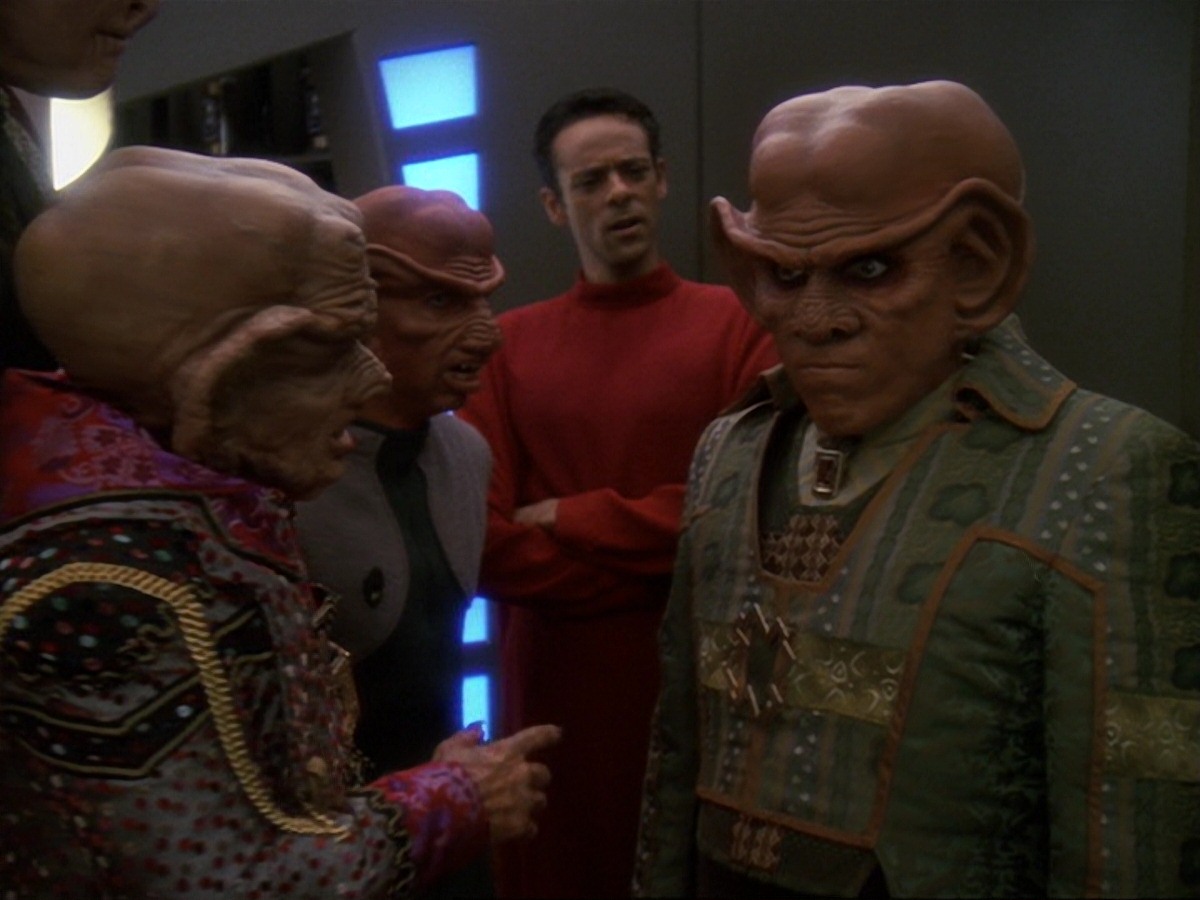 extant_StarTrek_DS9_6x23-ProfitAndLace_1779.jpg
