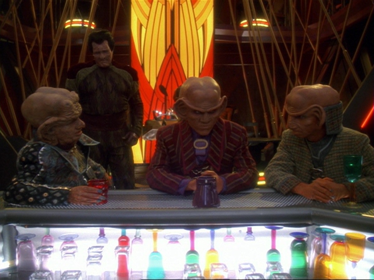 extant_StarTrek_DS9_6x23-ProfitAndLace_1803.jpg