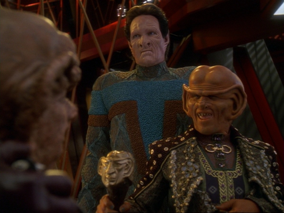 extant_StarTrek_DS9_6x23-ProfitAndLace_1932.jpg