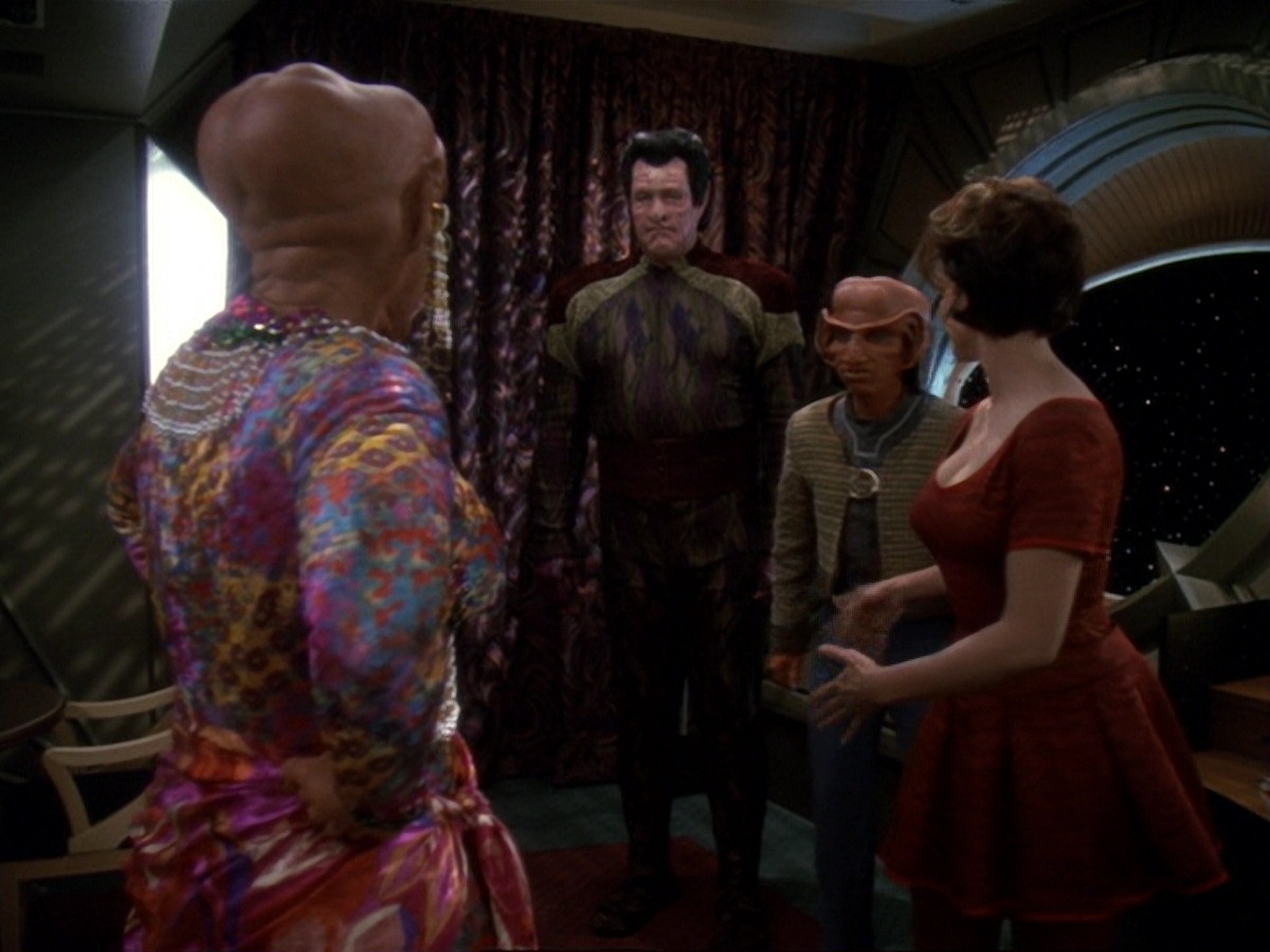 extant_StarTrek_DS9_6x23-ProfitAndLace_2085.jpg