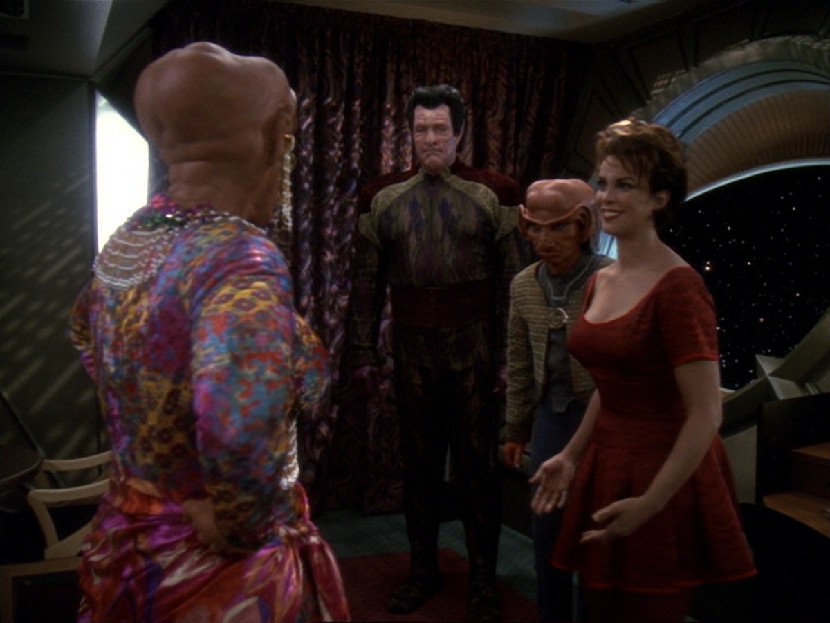 extant_StarTrek_DS9_6x23-ProfitAndLace_2087.jpg