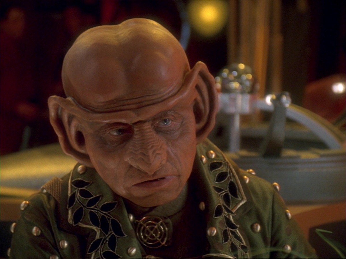 extant_StarTrek_DS9_6x23-ProfitAndLace_2820.jpg
