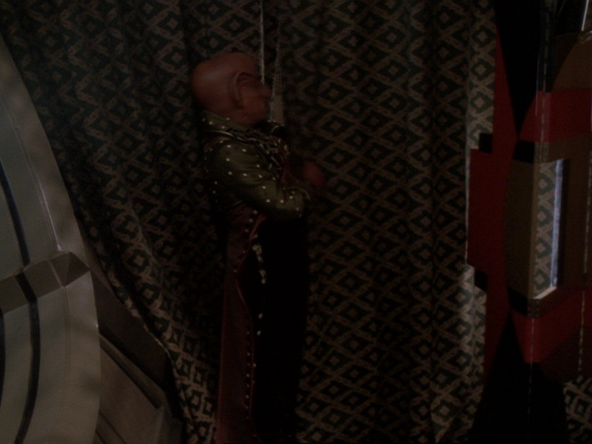 extant_StarTrek_DS9_6x23-ProfitAndLace_3169.jpg