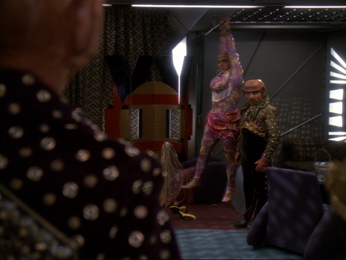 extant_StarTrek_DS9_6x23-ProfitAndLace_3251.jpg