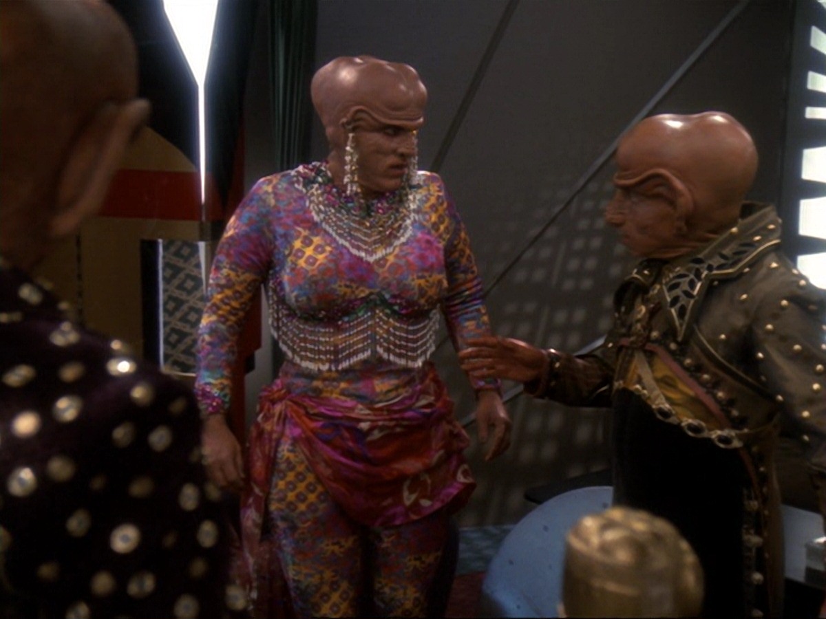 extant_StarTrek_DS9_6x23-ProfitAndLace_3274.jpg