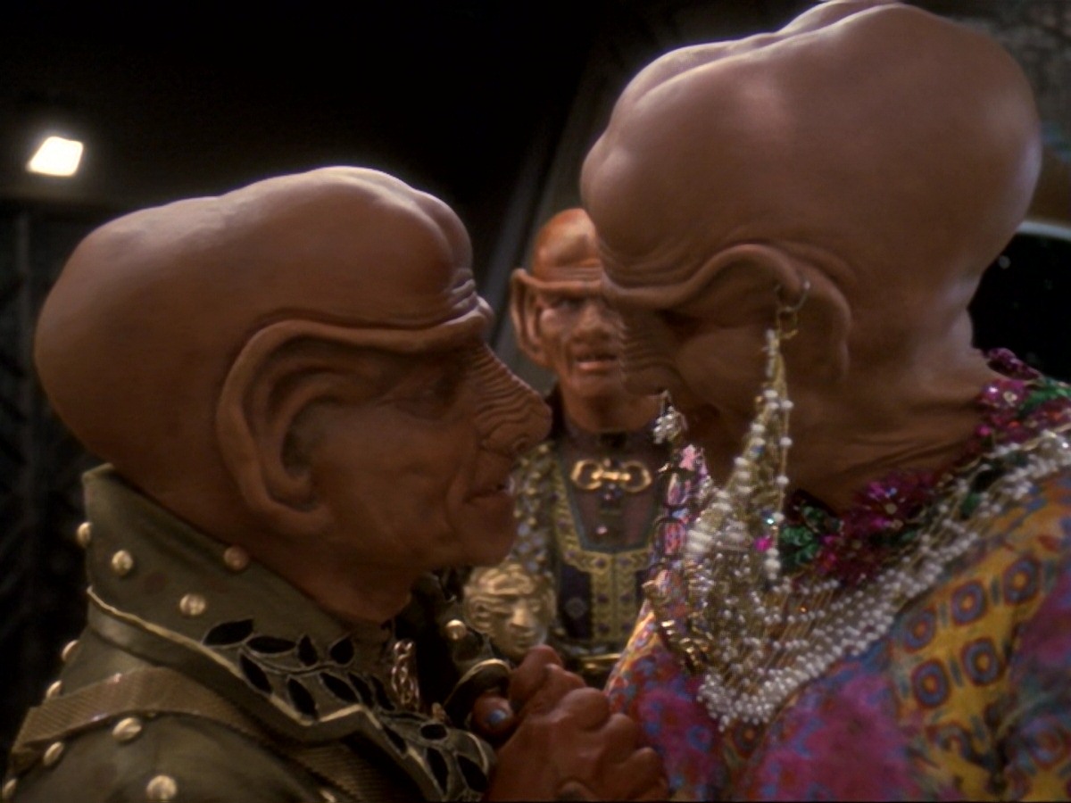 extant_StarTrek_DS9_6x23-ProfitAndLace_3376.jpg