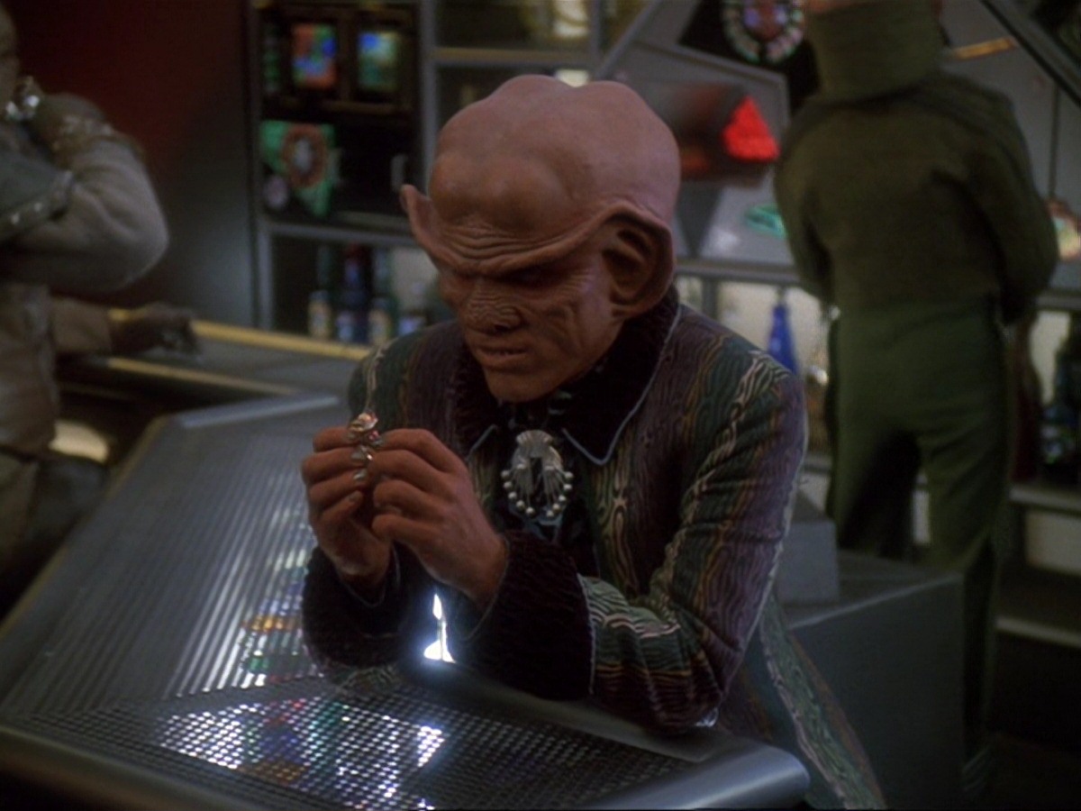 extant_StarTrek_DS9_6x23-ProfitAndLace_3411.jpg