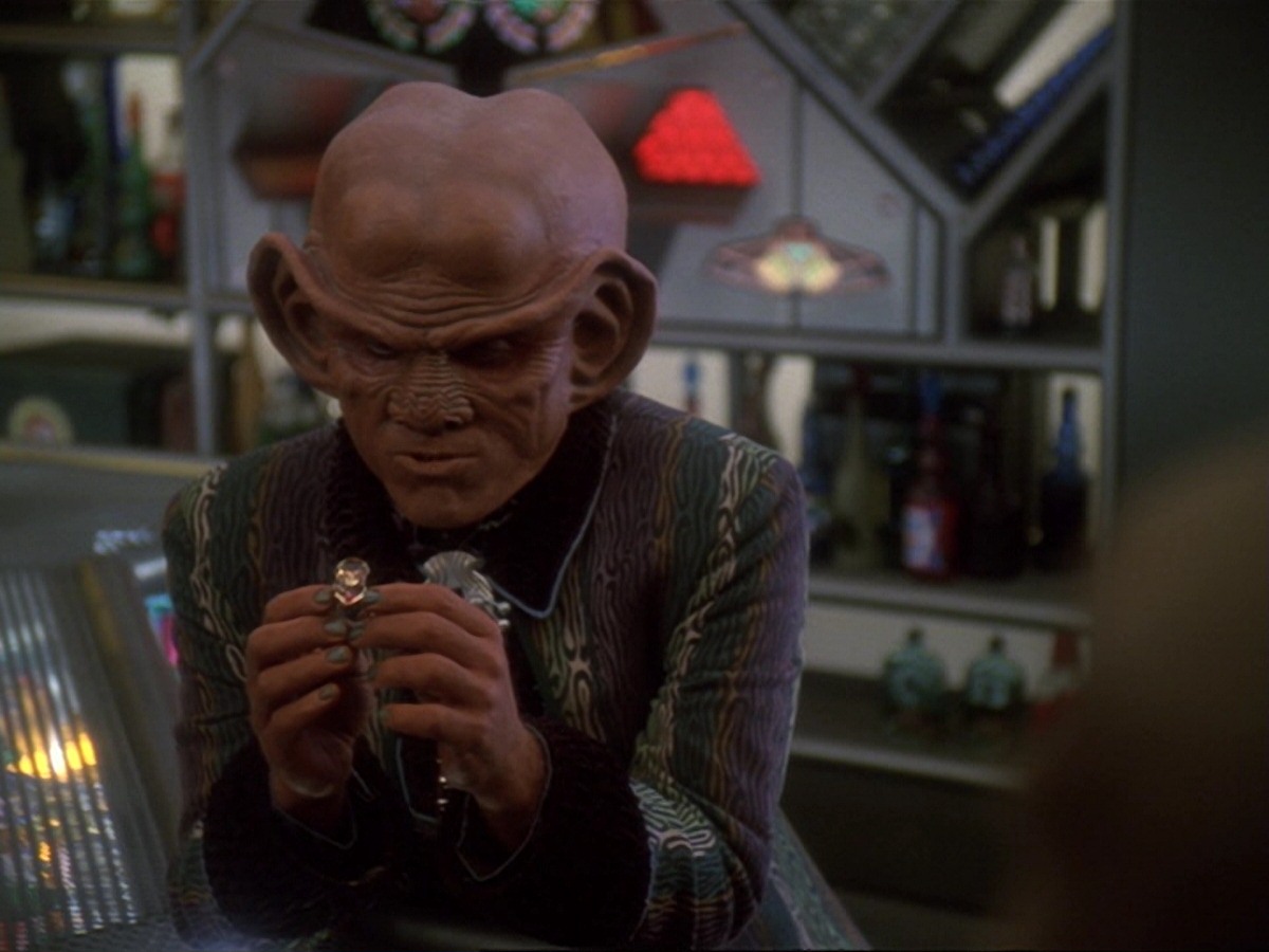 extant_StarTrek_DS9_6x23-ProfitAndLace_3429.jpg