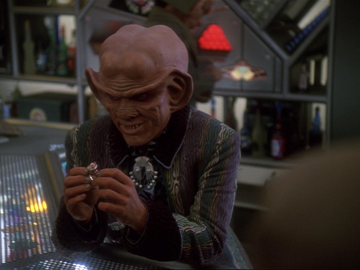 extant_StarTrek_DS9_6x23-ProfitAndLace_3438.jpg