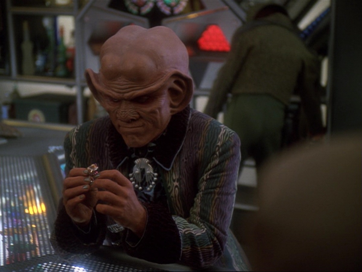 extant_StarTrek_DS9_6x23-ProfitAndLace_3443.jpg