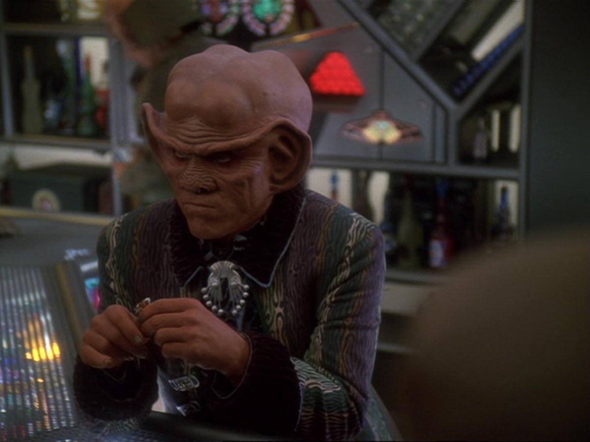 extant_StarTrek_DS9_6x23-ProfitAndLace_3455.jpg