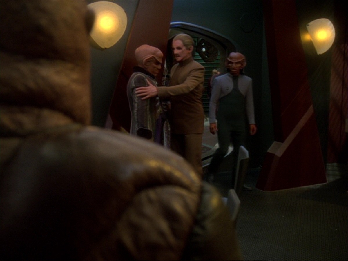 extant_StarTrek_DS9_6x23-ProfitAndLace_3529.jpg