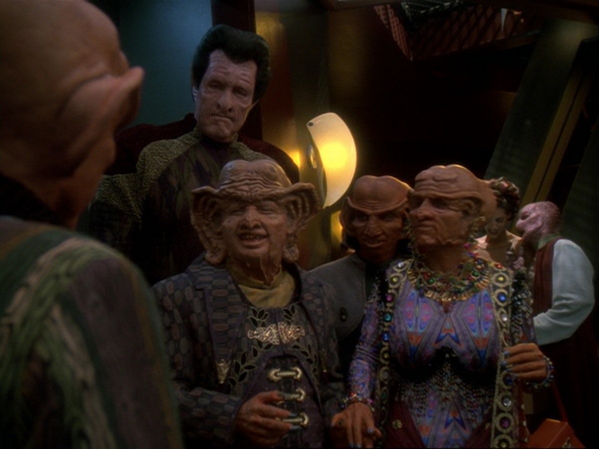 extant_StarTrek_DS9_6x23-ProfitAndLace_3542.jpg