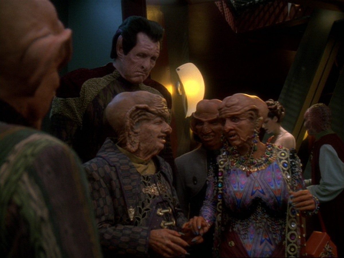 extant_StarTrek_DS9_6x23-ProfitAndLace_3571.jpg