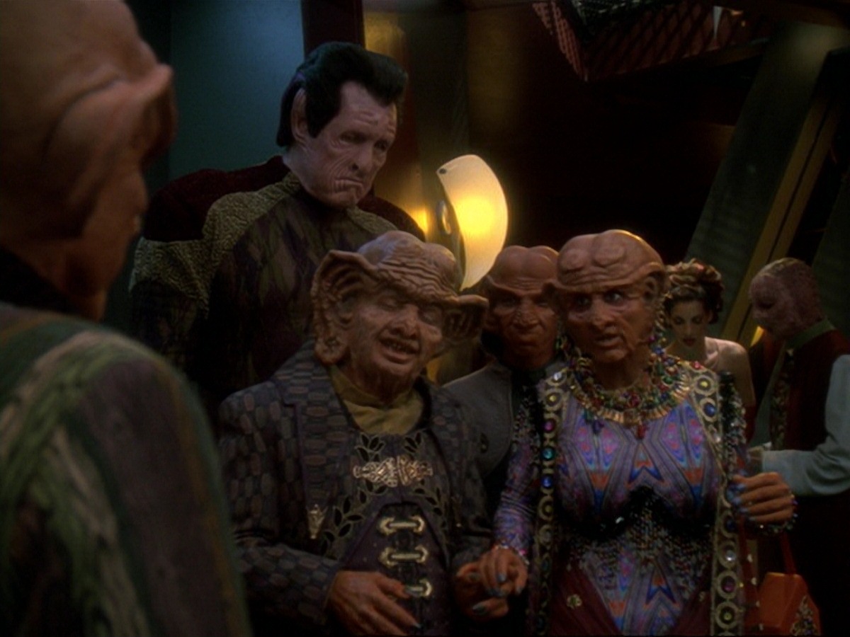 extant_StarTrek_DS9_6x23-ProfitAndLace_3574.jpg