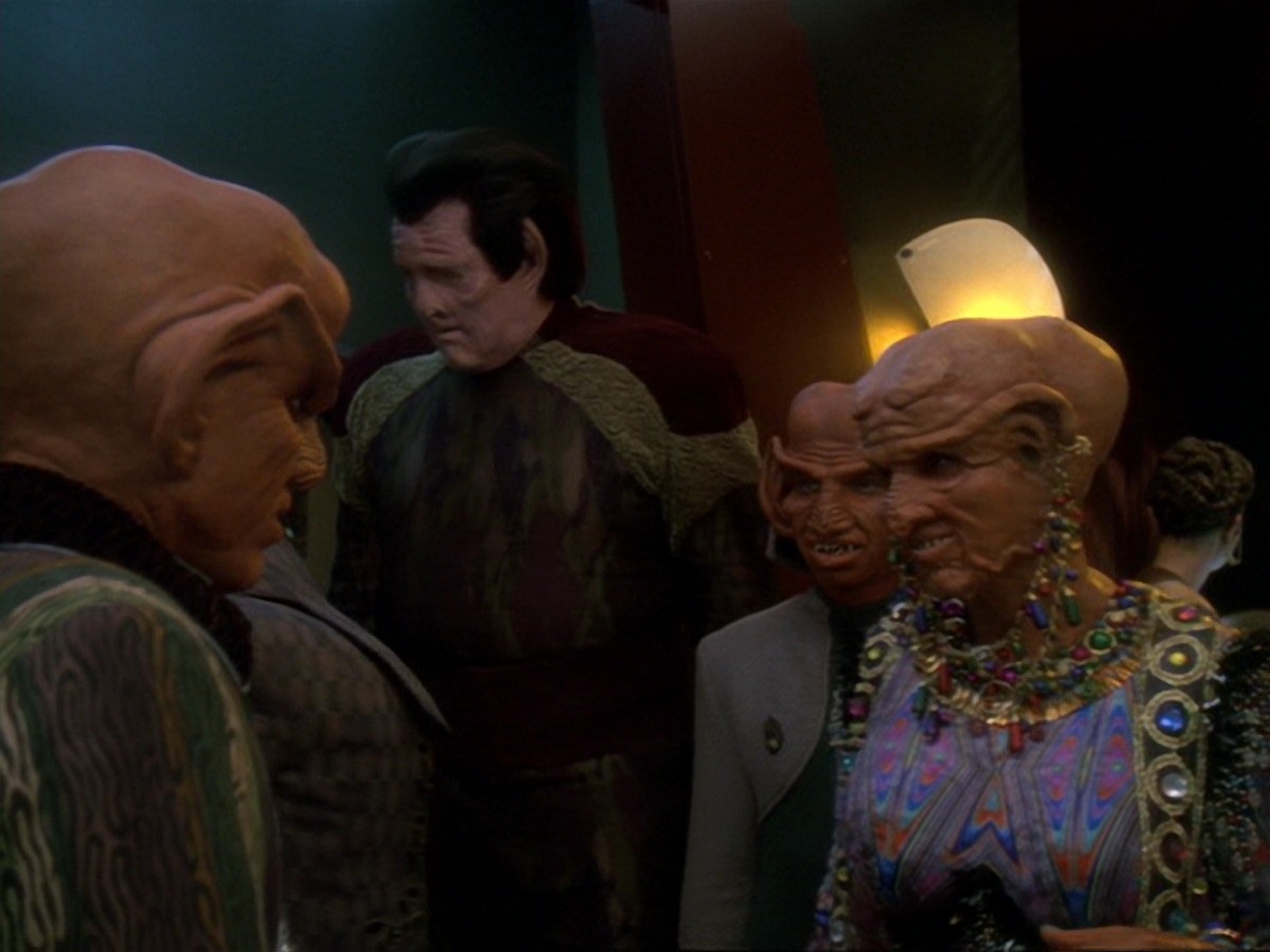 extant_StarTrek_DS9_6x23-ProfitAndLace_3619.jpg