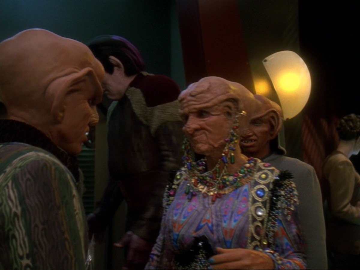 extant_StarTrek_DS9_6x23-ProfitAndLace_3620.jpg