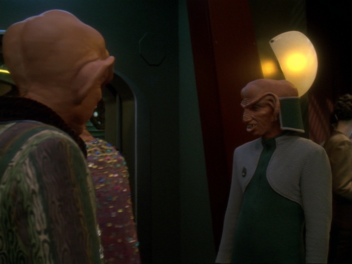 extant_StarTrek_DS9_6x23-ProfitAndLace_3628.jpg