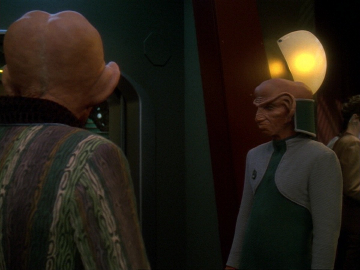 extant_StarTrek_DS9_6x23-ProfitAndLace_3629.jpg