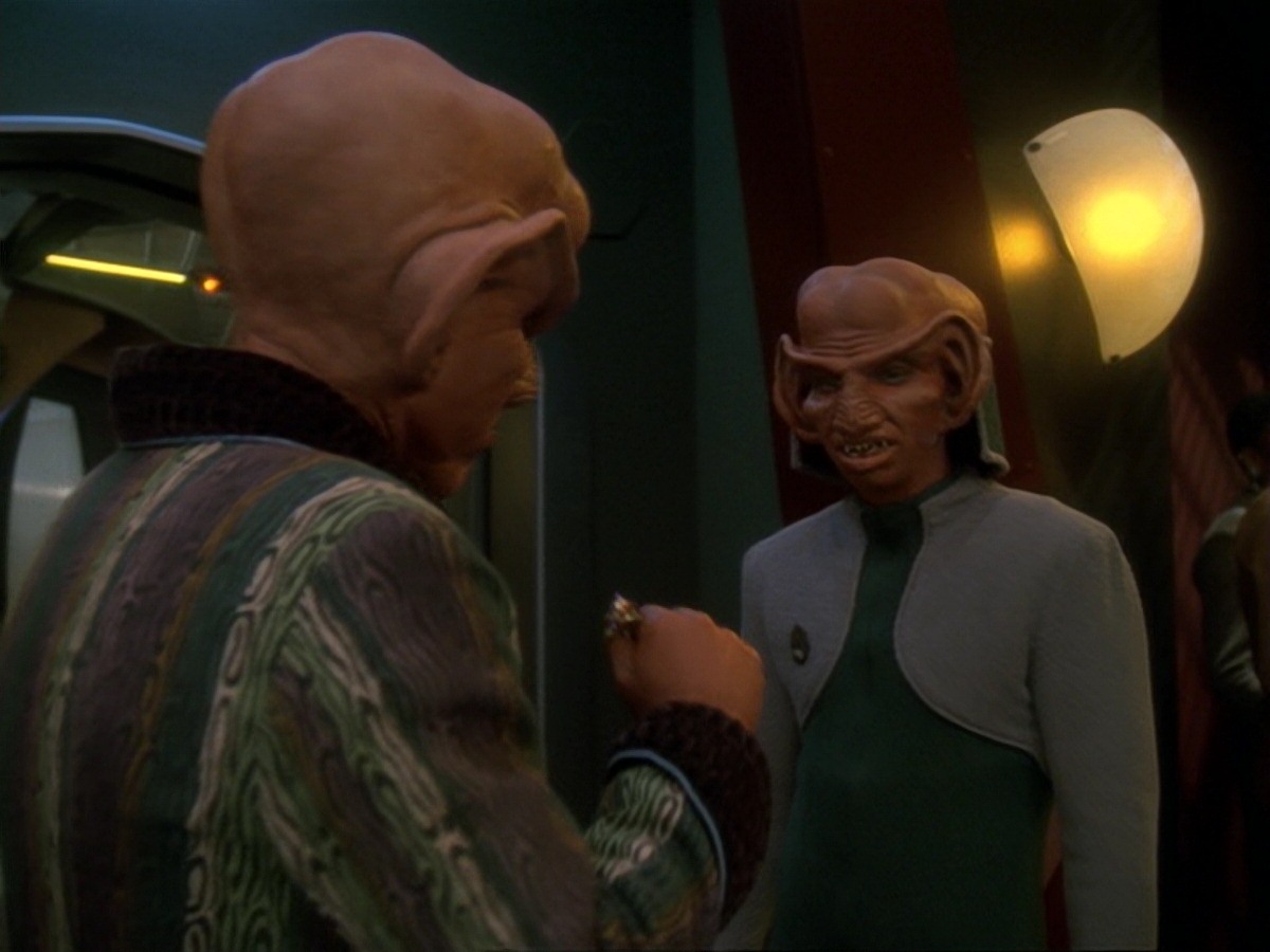 extant_StarTrek_DS9_6x23-ProfitAndLace_3633.jpg