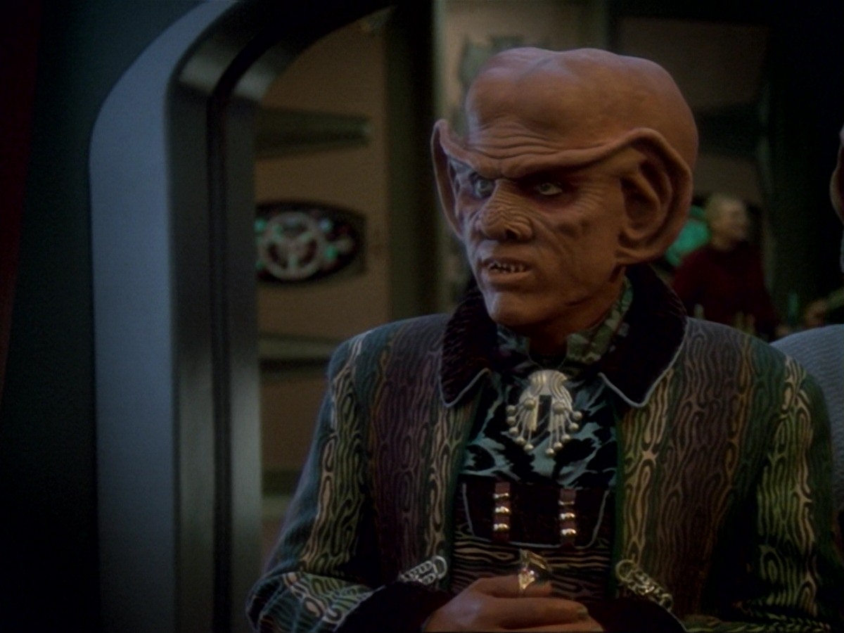 extant_StarTrek_DS9_6x23-ProfitAndLace_3653.jpg