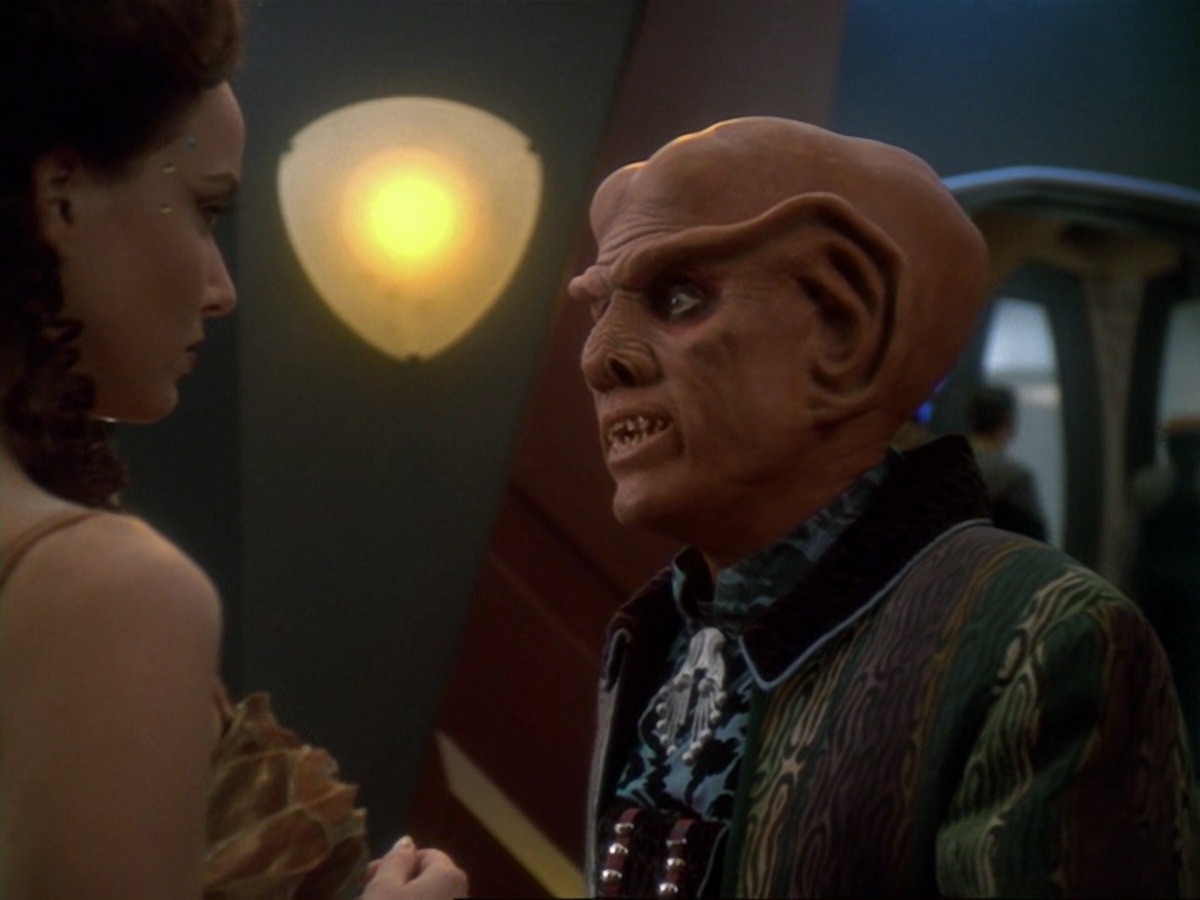 extant_StarTrek_DS9_6x23-ProfitAndLace_3663.jpg