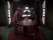 extant_StarTrek_DS9_6x23-ProfitAndLace_3111.jpg
