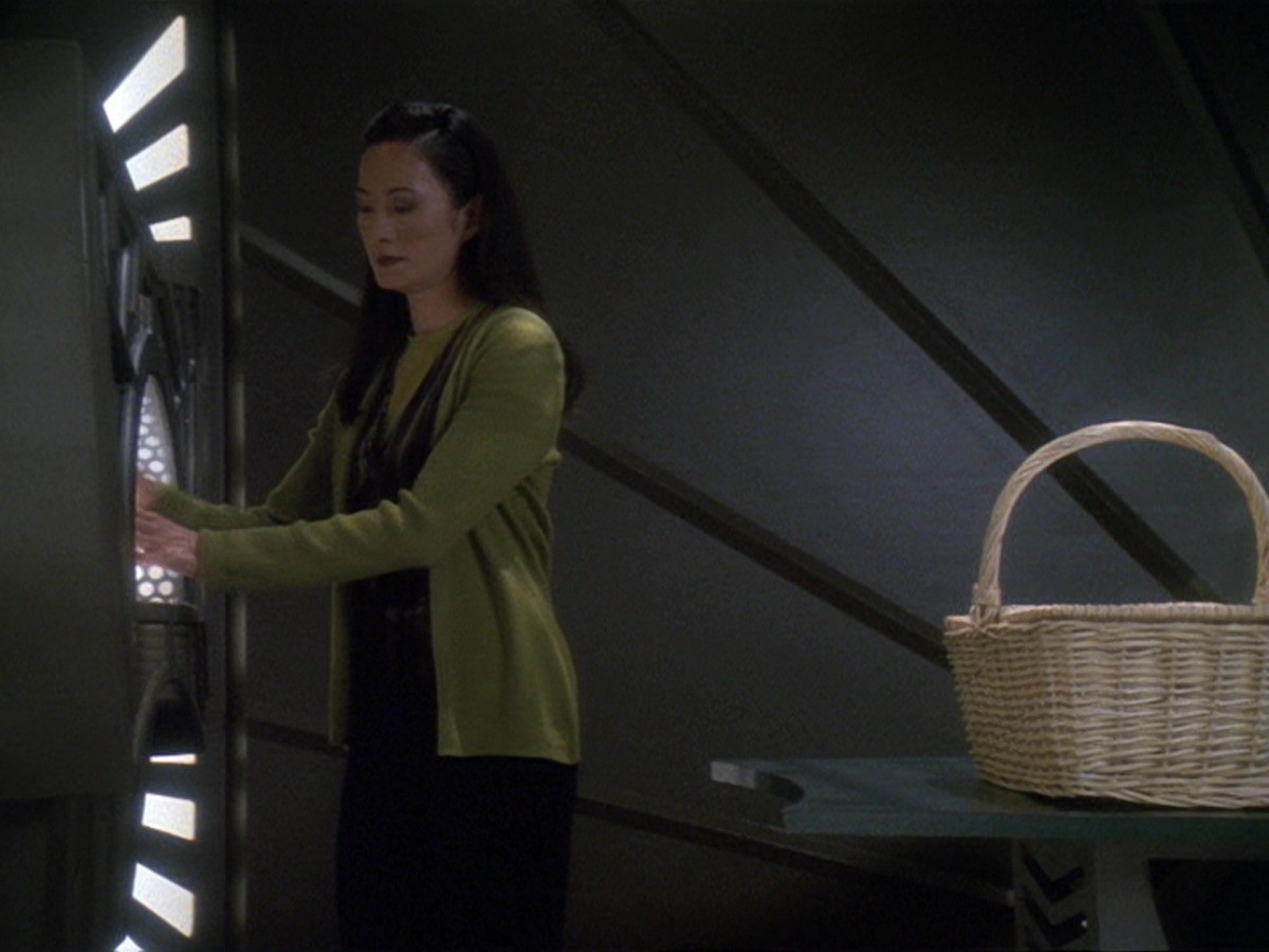 extant_StarTrek_DS9_6x24-TimesOrphan_0073.jpg