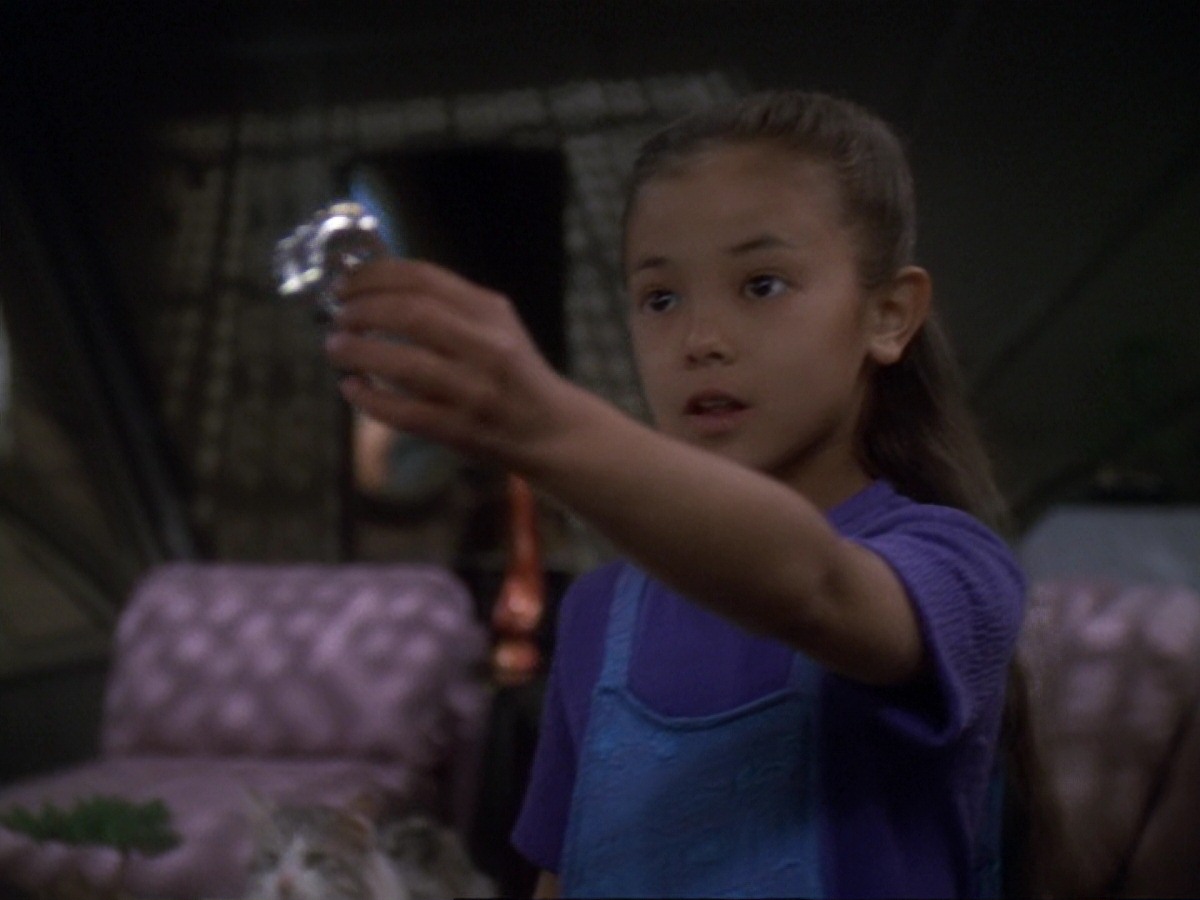 extant_StarTrek_DS9_6x24-TimesOrphan_0079.jpg