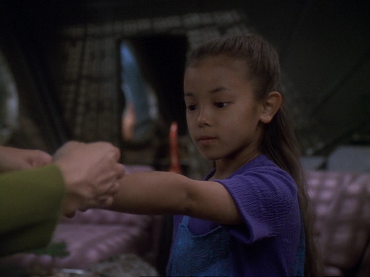 extant_StarTrek_DS9_6x24-TimesOrphan_0083.jpg