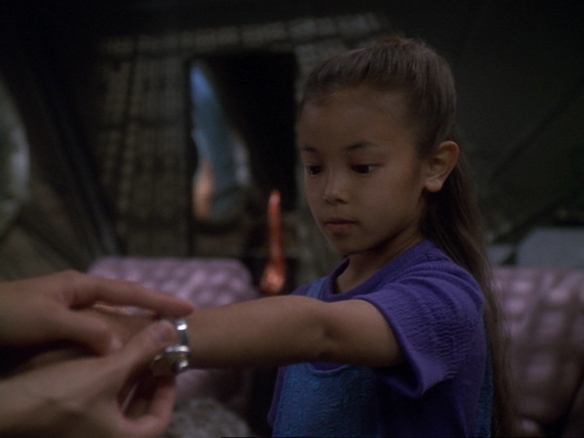 extant_StarTrek_DS9_6x24-TimesOrphan_0085.jpg