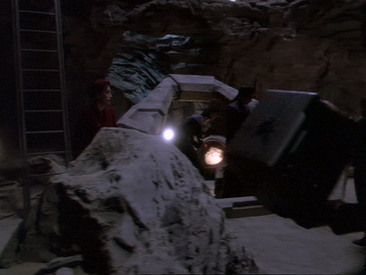 extant_StarTrek_DS9_6x24-TimesOrphan_0483.jpg