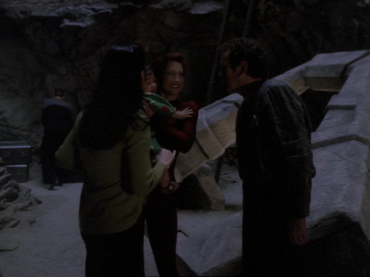 extant_StarTrek_DS9_6x24-TimesOrphan_0626.jpg