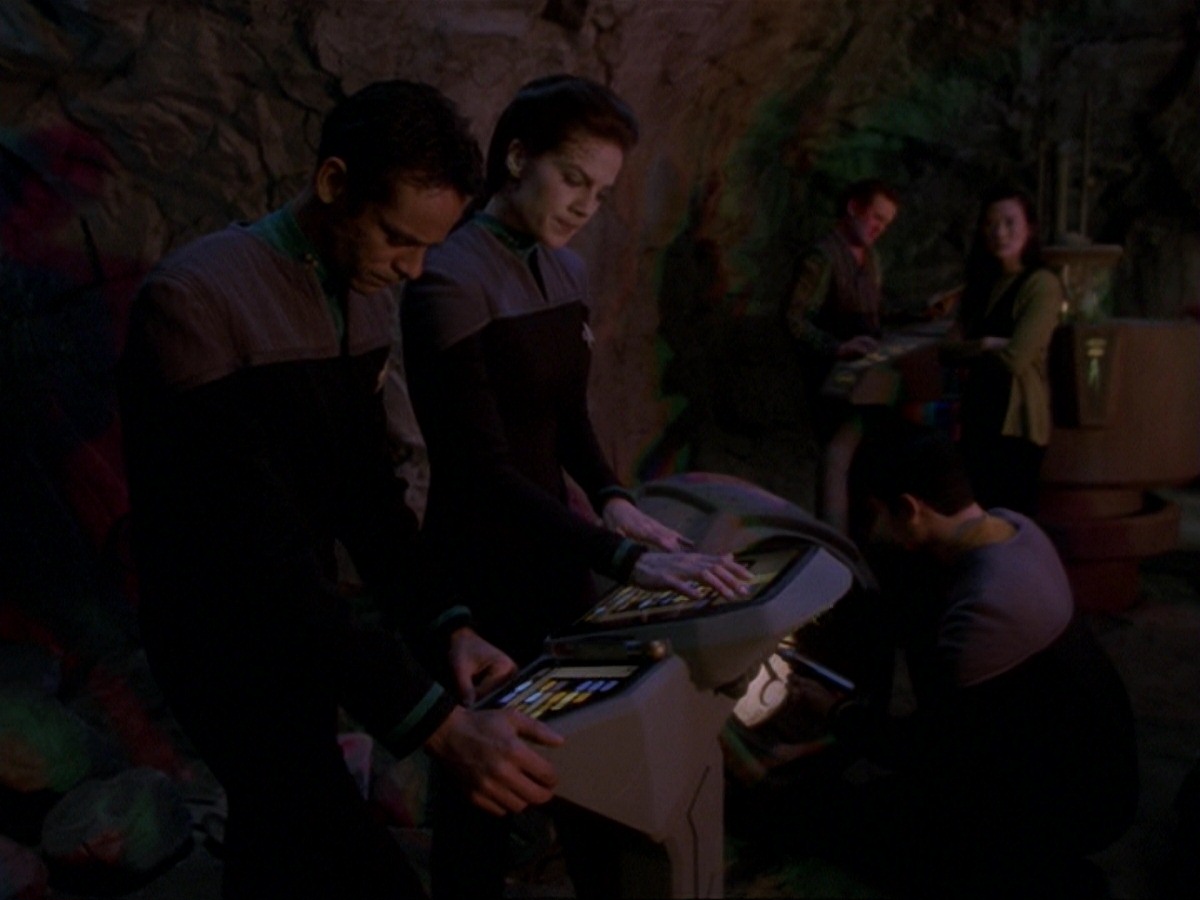 extant_StarTrek_DS9_6x24-TimesOrphan_0856.jpg