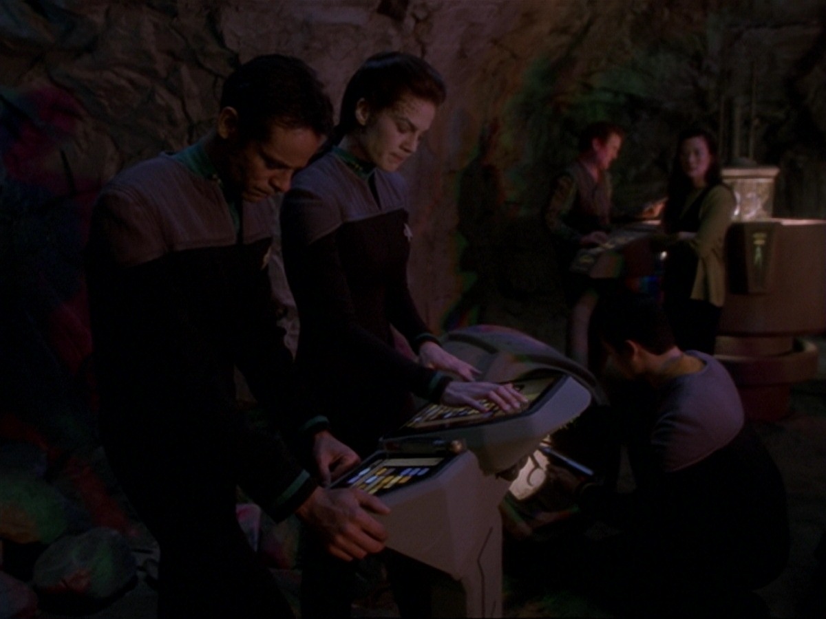 extant_StarTrek_DS9_6x24-TimesOrphan_0857.jpg