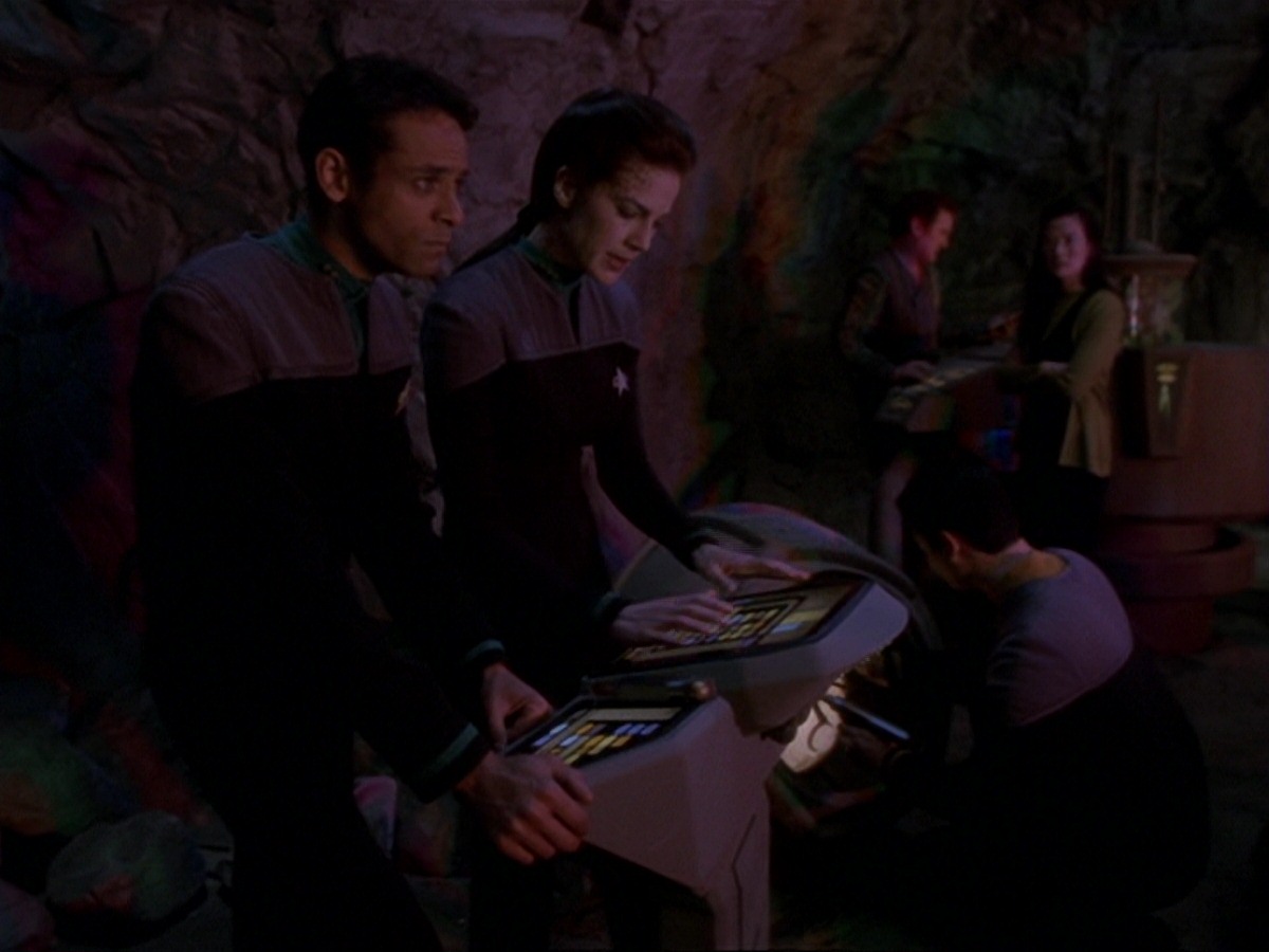 extant_StarTrek_DS9_6x24-TimesOrphan_0859.jpg