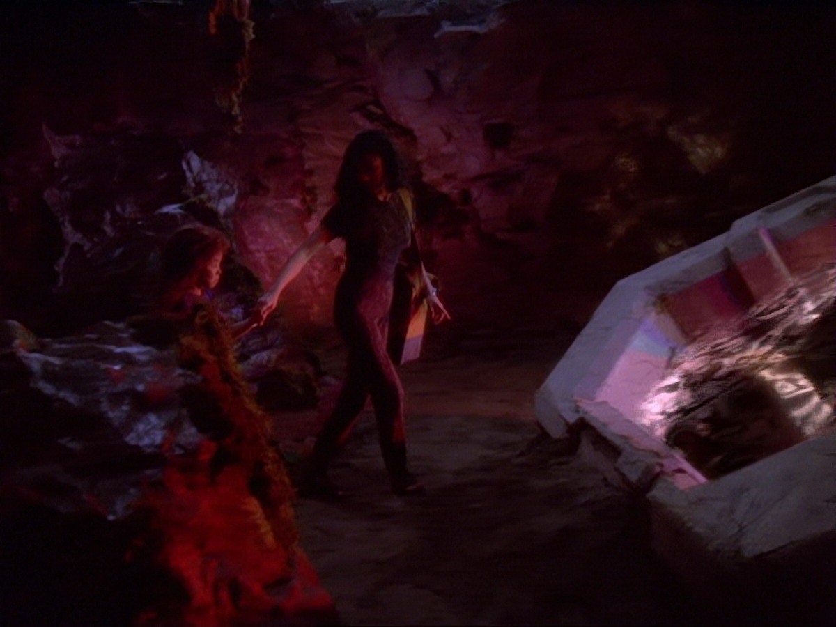 extant_StarTrek_DS9_6x24-TimesOrphan_3438.jpg