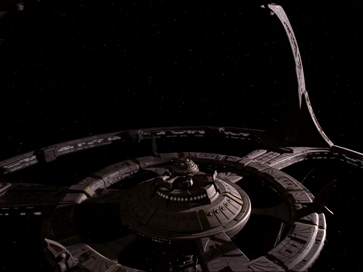 extant_StarTrek_DS9_6x25-TheSoundOfHerVoice_0008.jpg