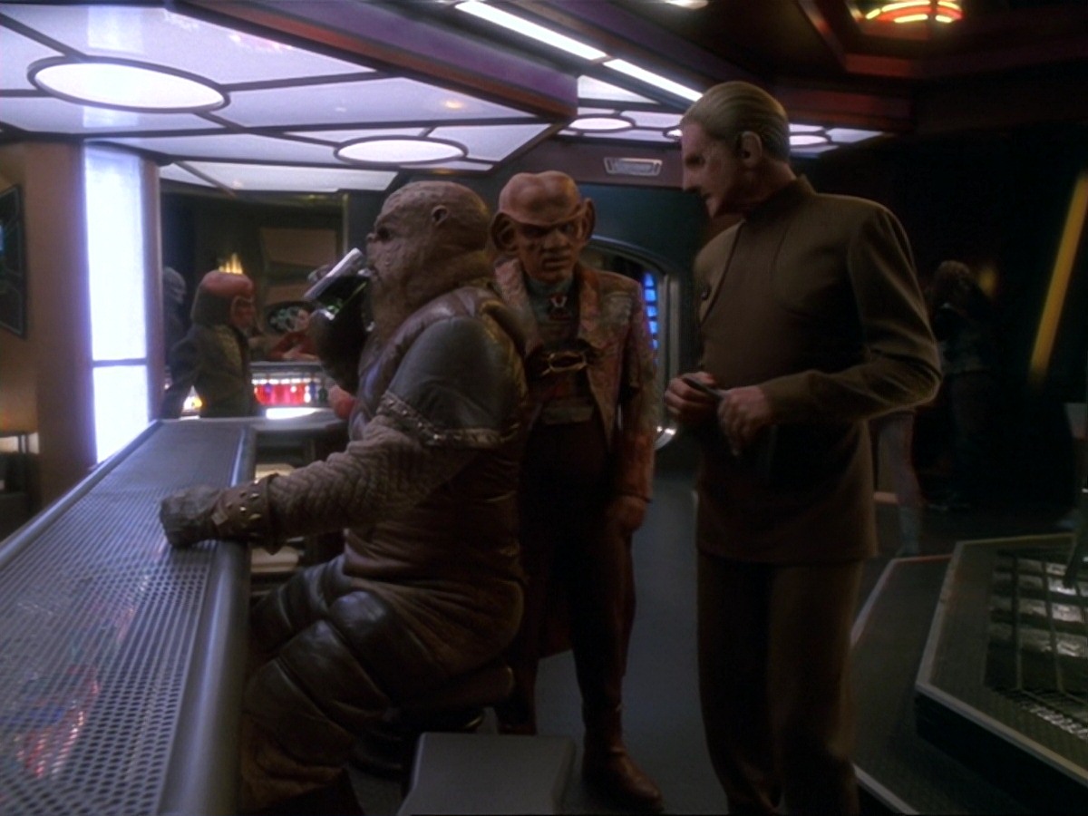 extant_StarTrek_DS9_6x25-TheSoundOfHerVoice_0018.jpg