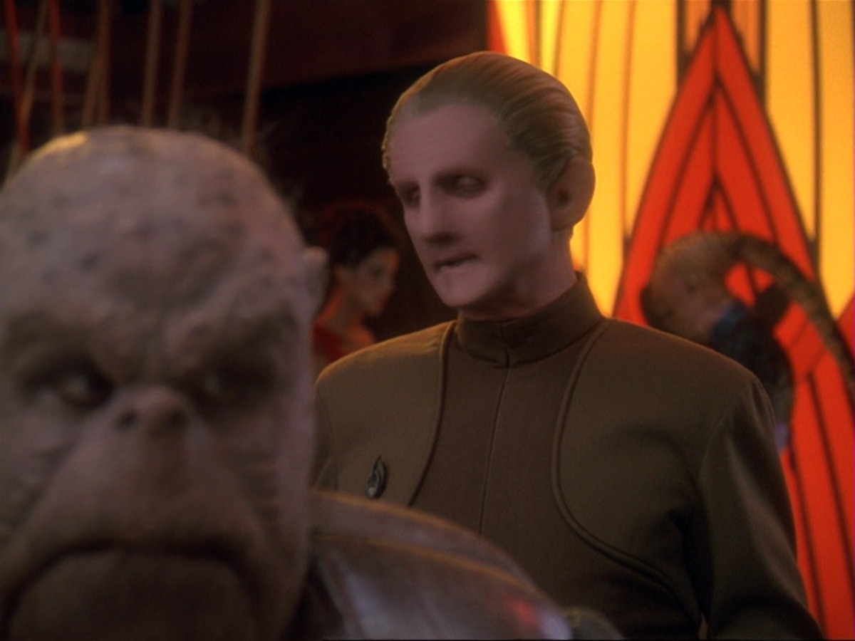 extant_StarTrek_DS9_6x25-TheSoundOfHerVoice_0026.jpg