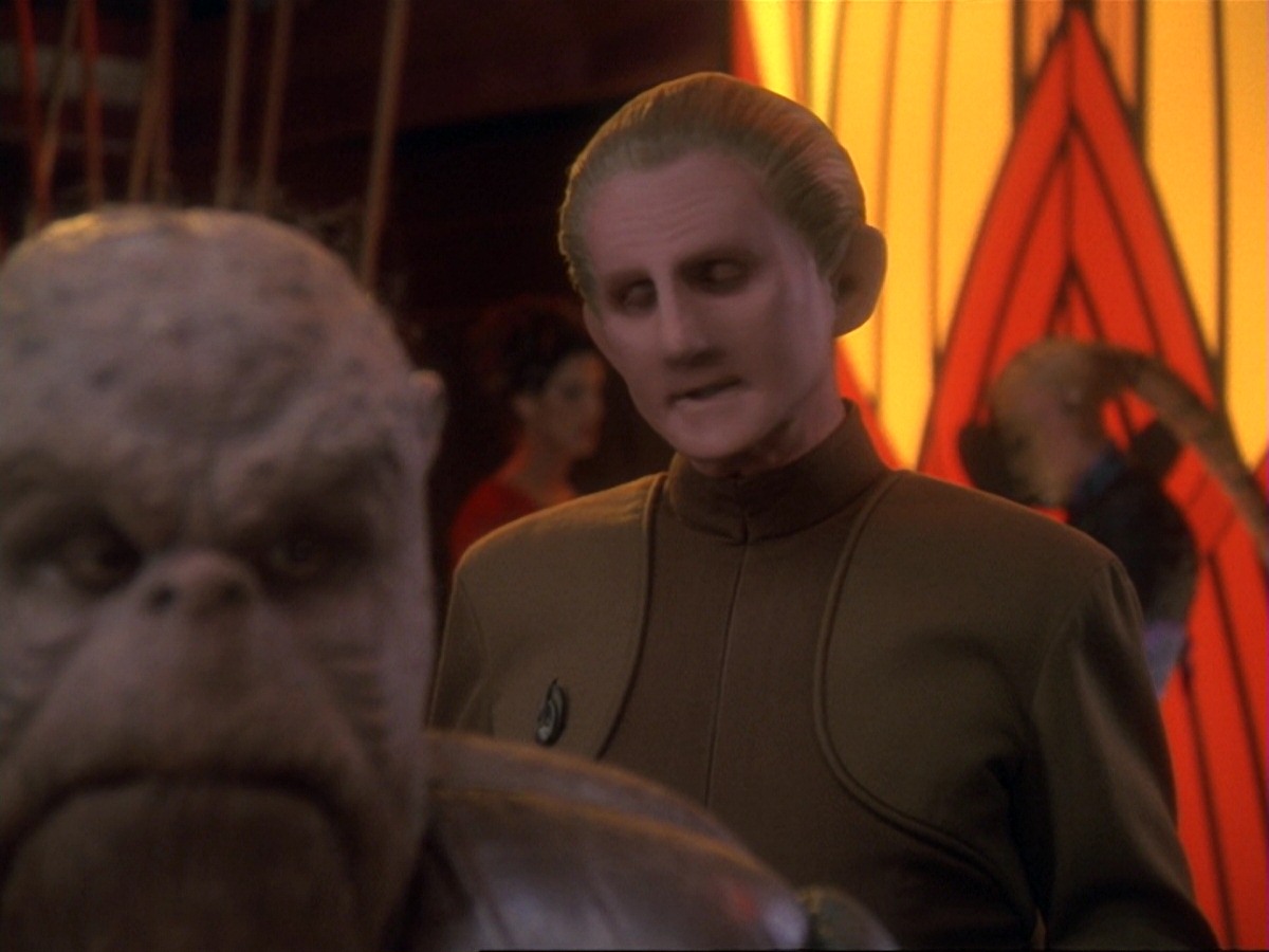 extant_StarTrek_DS9_6x25-TheSoundOfHerVoice_0028.jpg