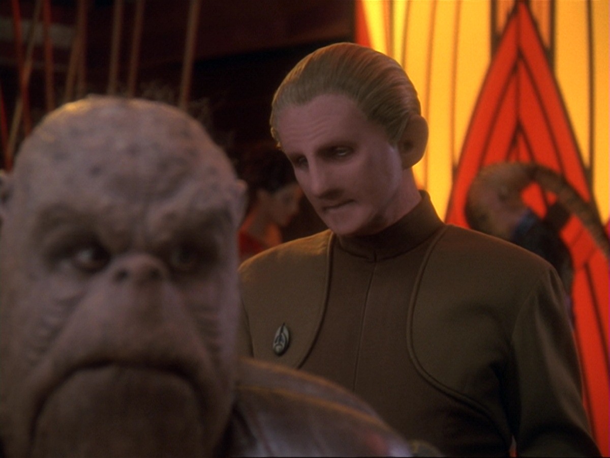 extant_StarTrek_DS9_6x25-TheSoundOfHerVoice_0034.jpg
