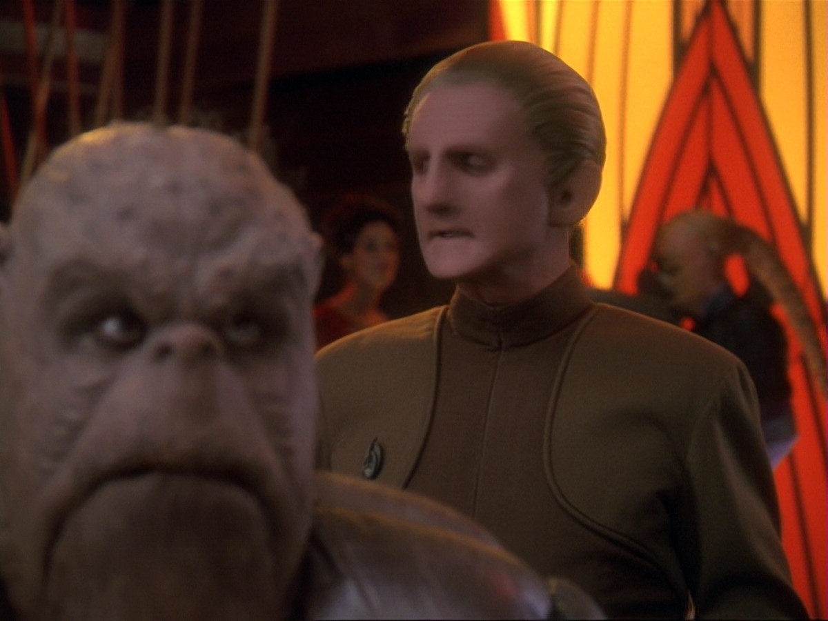 extant_StarTrek_DS9_6x25-TheSoundOfHerVoice_0040.jpg