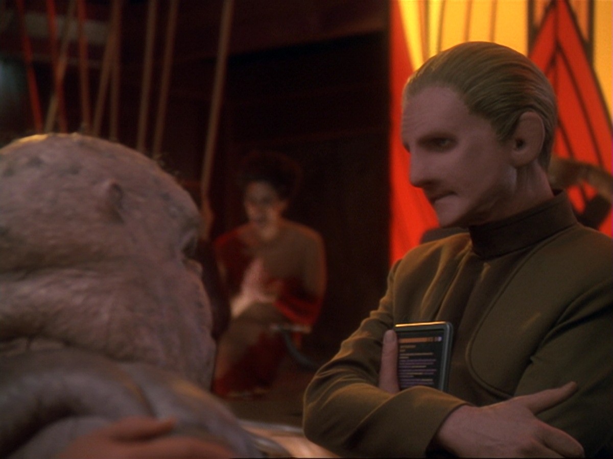 extant_StarTrek_DS9_6x25-TheSoundOfHerVoice_0057.jpg