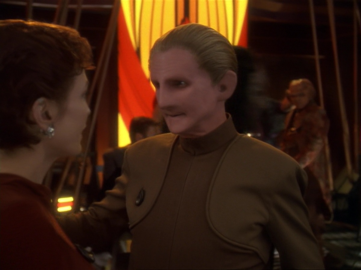 extant_StarTrek_DS9_6x25-TheSoundOfHerVoice_0099.jpg