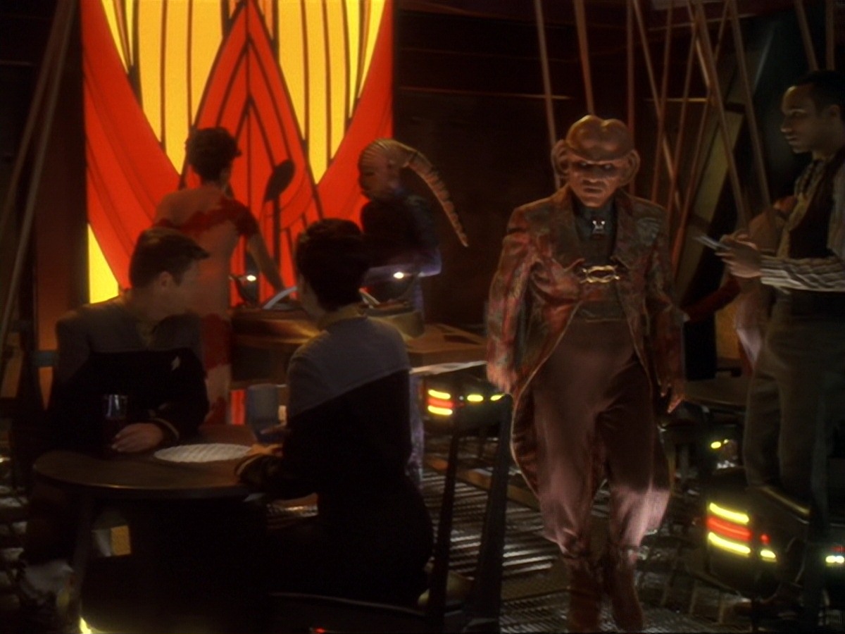 extant_StarTrek_DS9_6x25-TheSoundOfHerVoice_0103.jpg