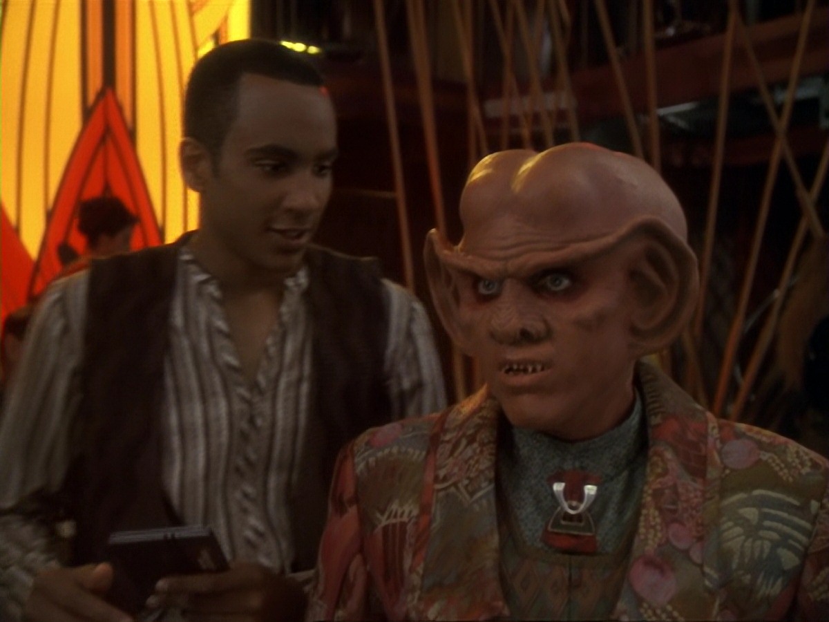extant_StarTrek_DS9_6x25-TheSoundOfHerVoice_0108.jpg