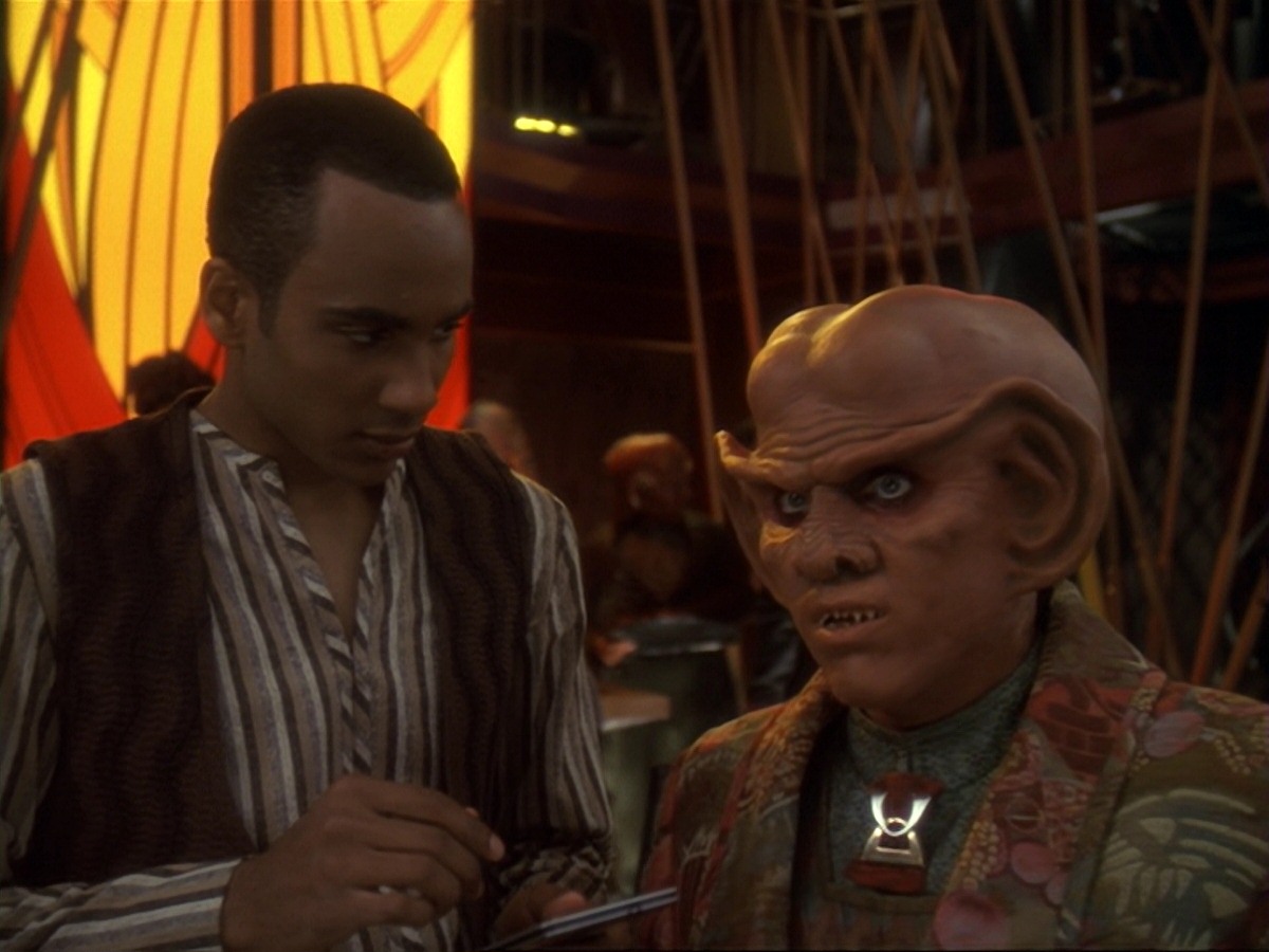 extant_StarTrek_DS9_6x25-TheSoundOfHerVoice_0132.jpg